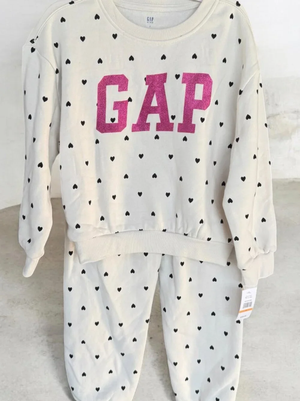 GAP Kids Sweatshirt + Jogger Sweatpants Heart Set Girls 7 Ivory Pink Black NWT